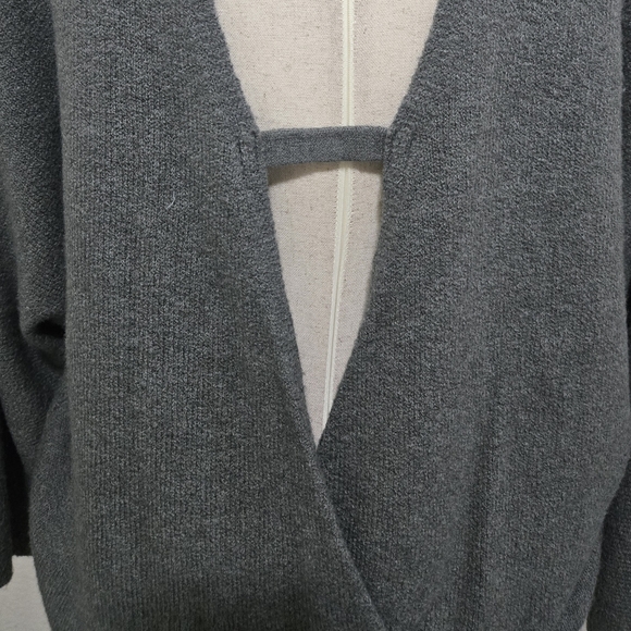 Deep V-Neck Wrap Sweater Dolman Sleeves Gray With Olive Green Hue Size Medium - Picture 5 of 12